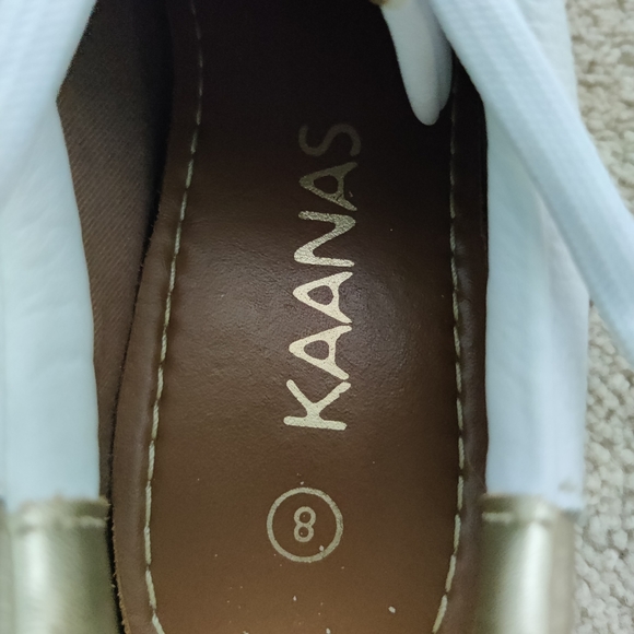 Kaanas Lace-Up Sneakers - Picture 16 of 16